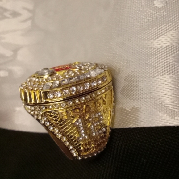 Buccaneers Ring - Picture 4 of 4